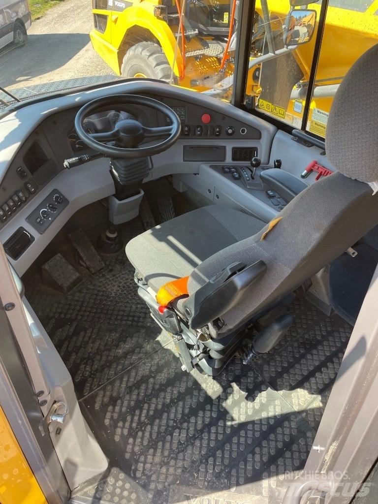 Volvo A30G Зчленовані самоскиди