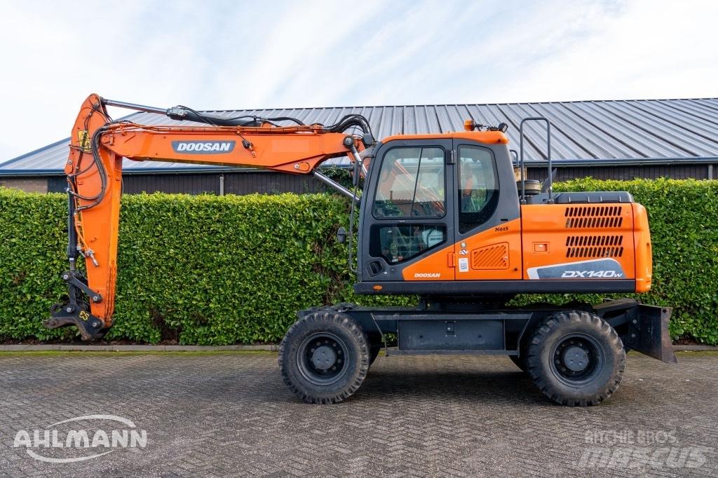 Doosan DX140W-5 Колісні екскаватори