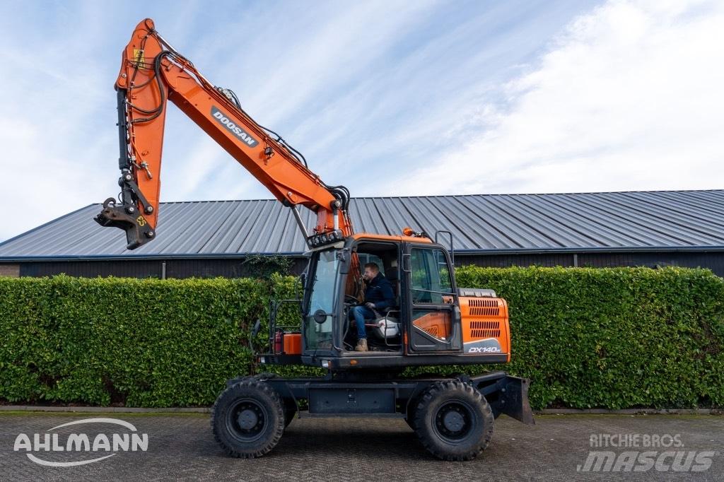 Doosan DX140W-5 Колісні екскаватори