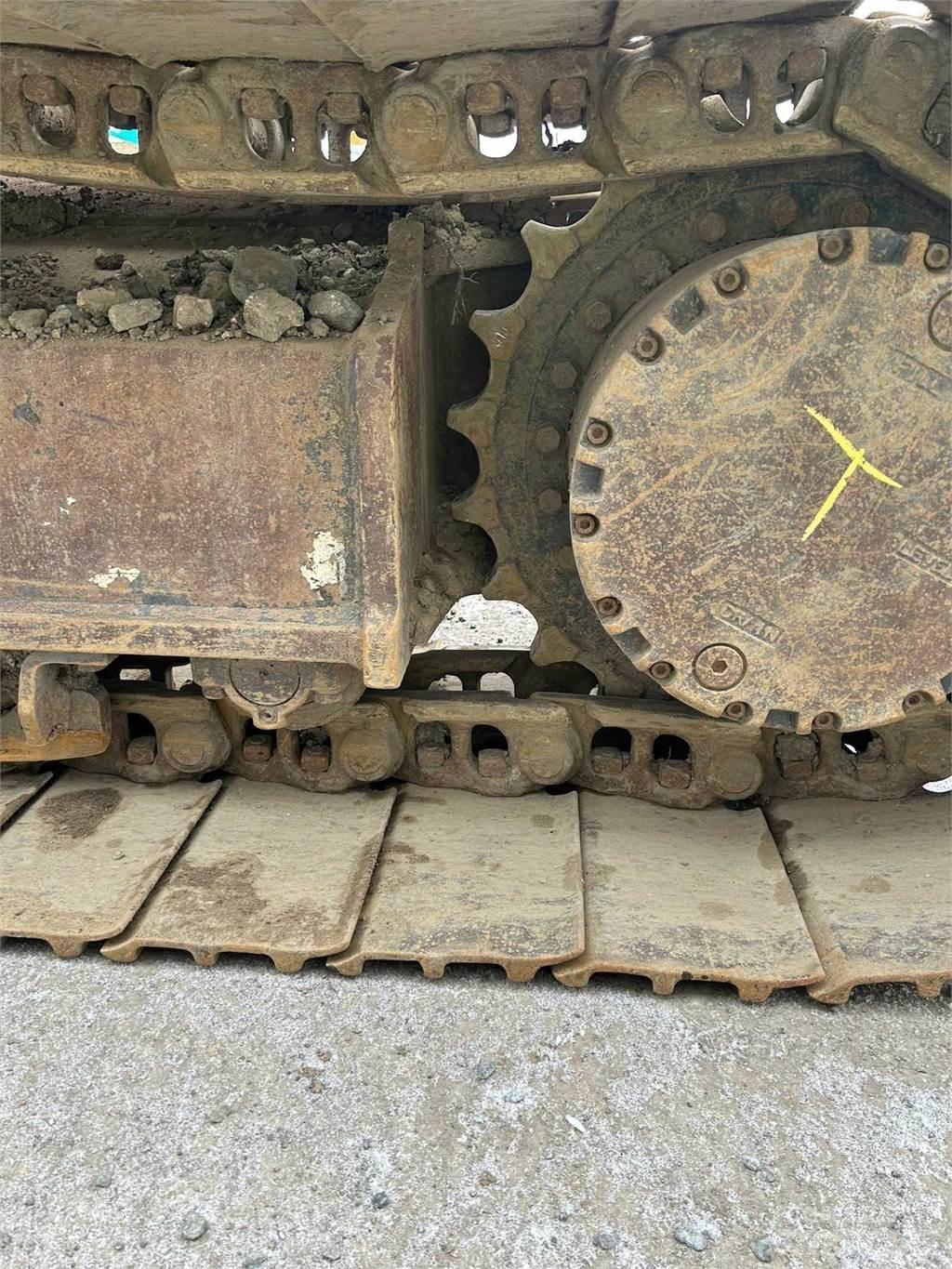 CASE CX210D Гусеничні екскаватори