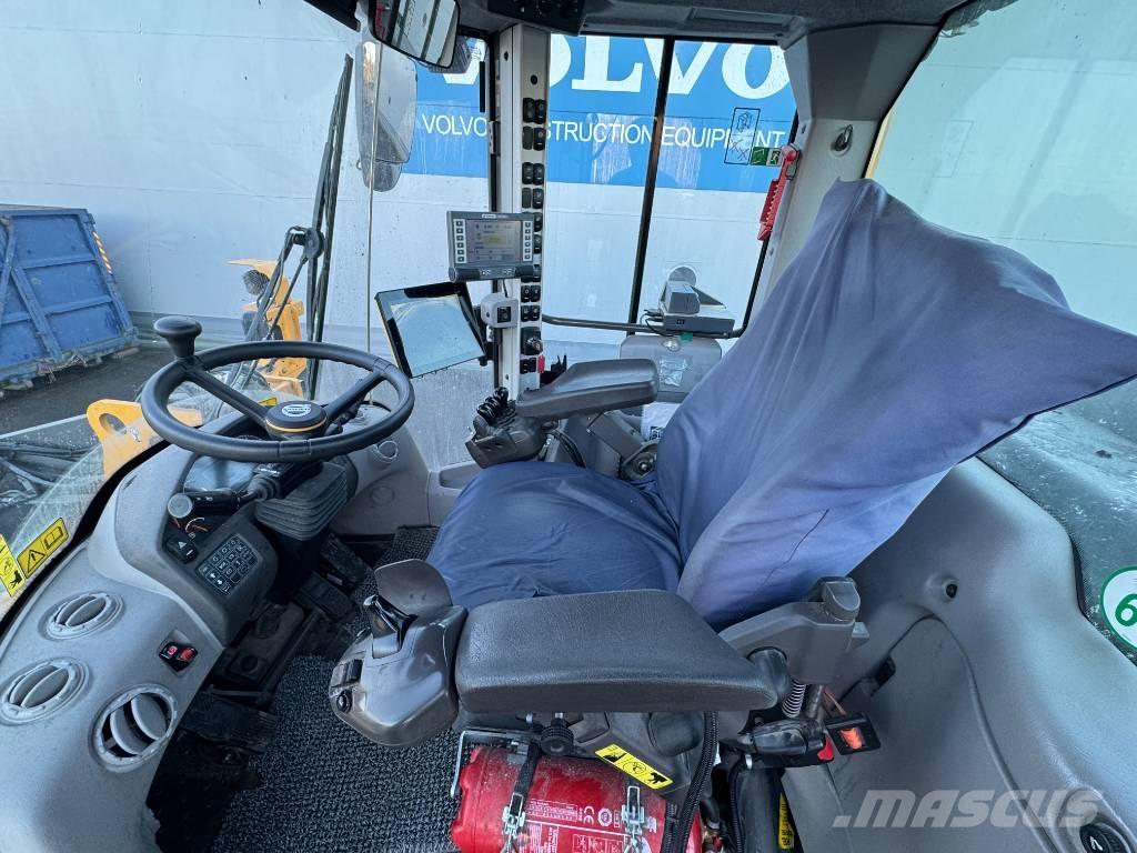 Volvo L 120 H Фронтальні навантажувачі