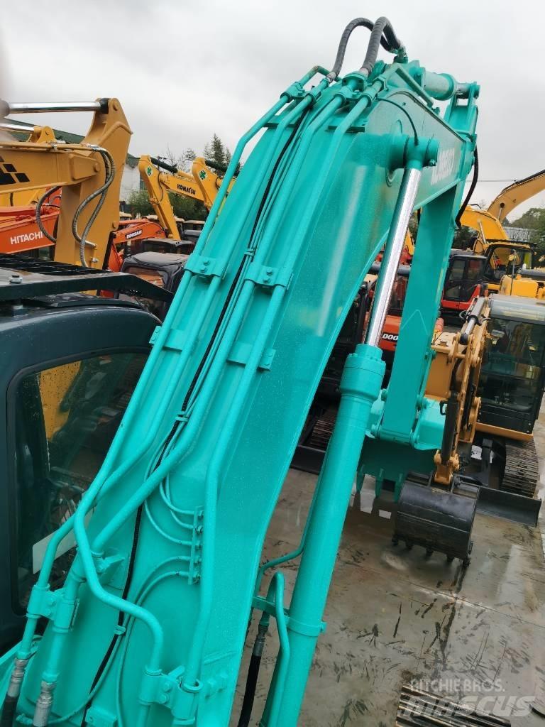 Kobelco SK 200 Гусеничні екскаватори