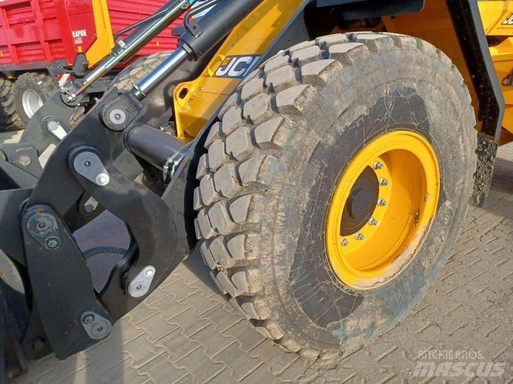 JCB 427 HT Фронтальні навантажувачі