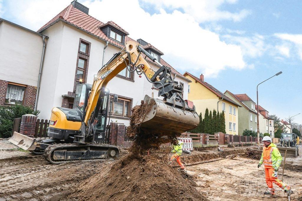 Sany SY50U Міні-екскаватори < 7т