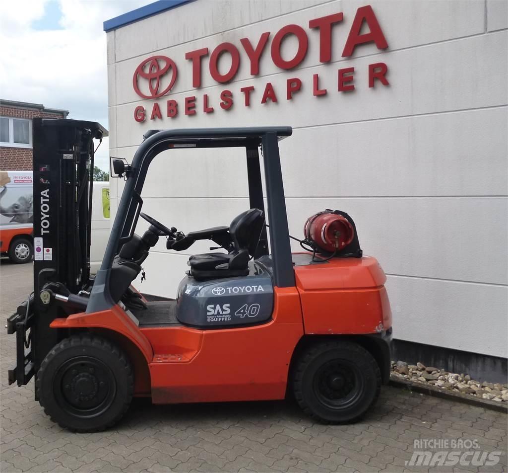 Toyota 02-7FG35 Газові навантажувачі