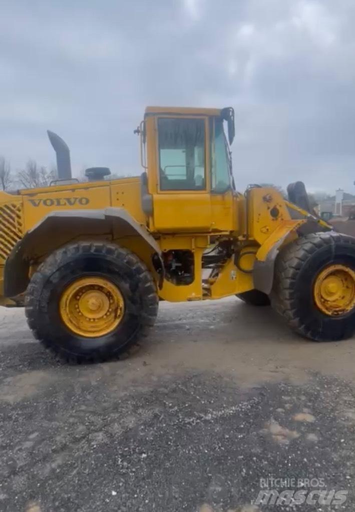 Volvo L 120 E Фронтальні навантажувачі