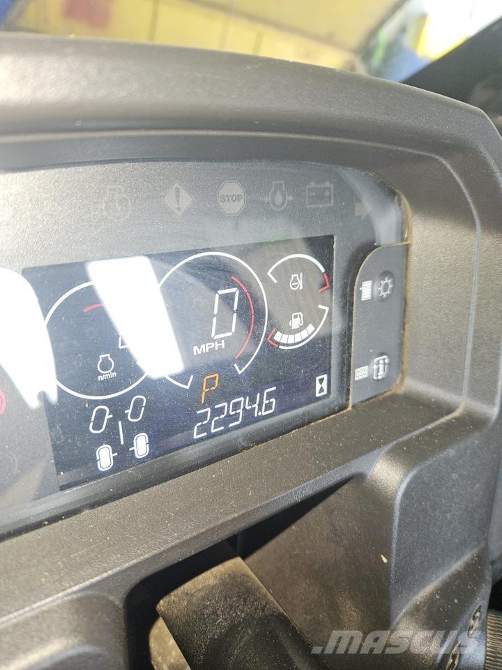 John Deere XUV865M Всюдиходи