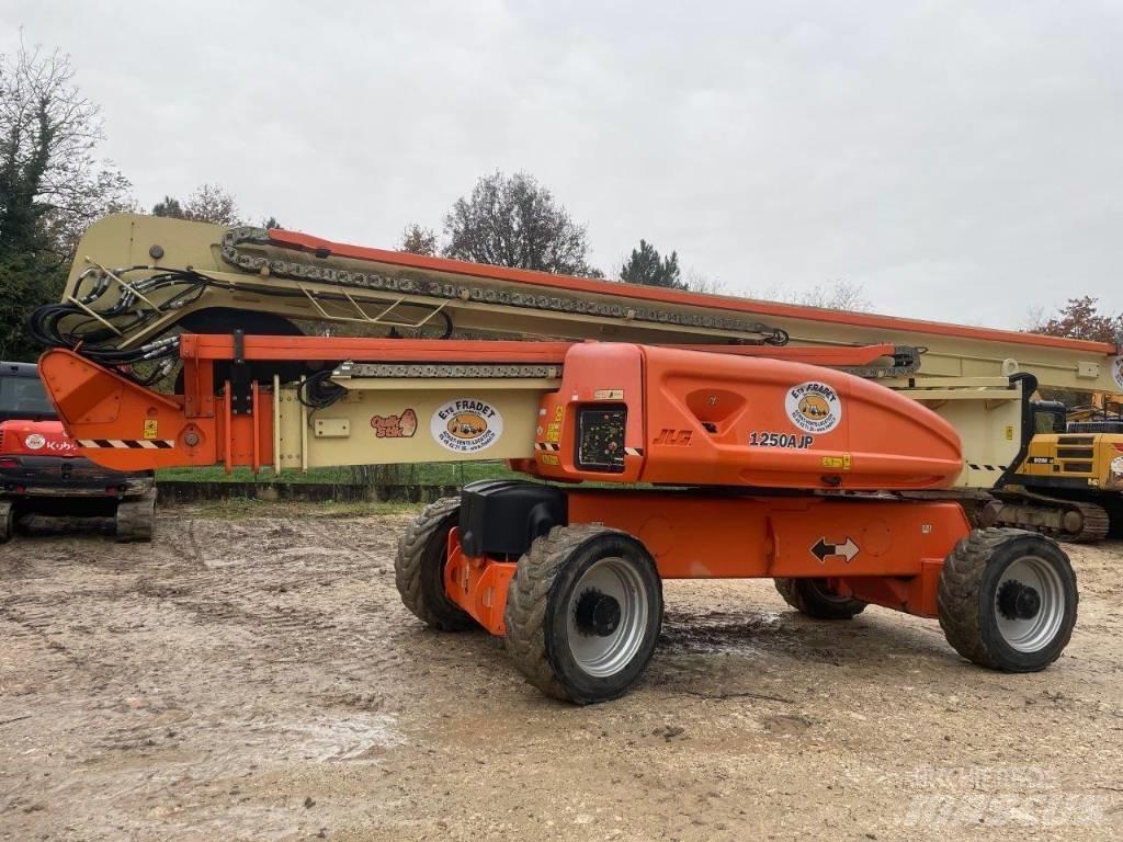 JLG 1250 AJP Колінчаті підйомники