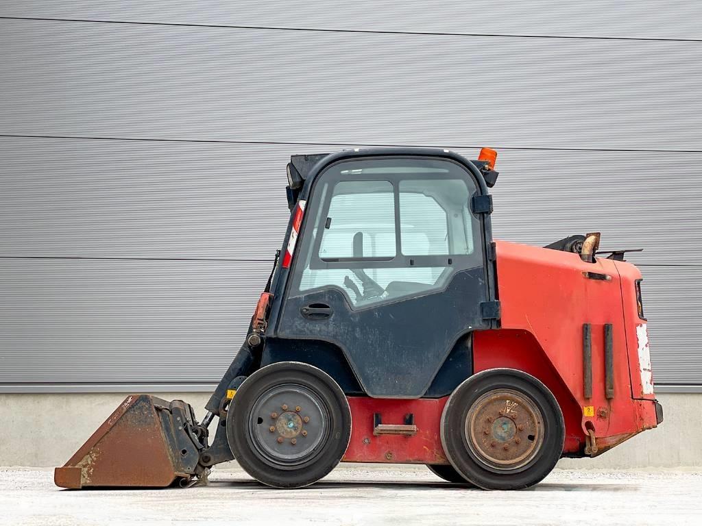 JCB R260 Міні-навантажувачі