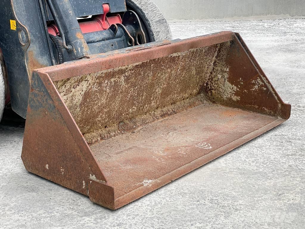 JCB R260 Міні-навантажувачі