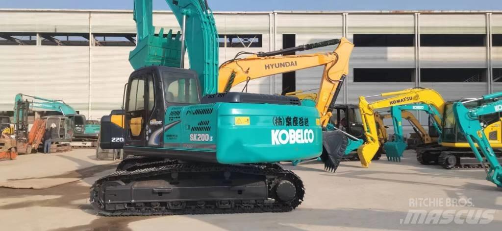 Kobelco SK 200 Гусеничні екскаватори