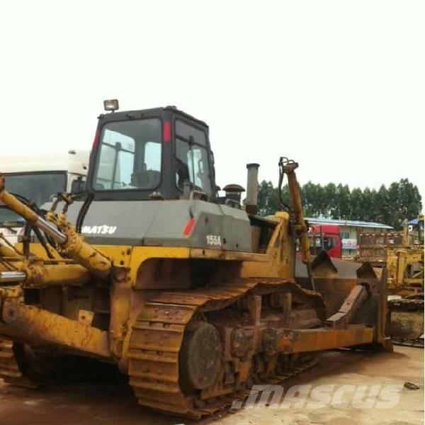Komatsu d155a-3 Гусеничні бульдозери