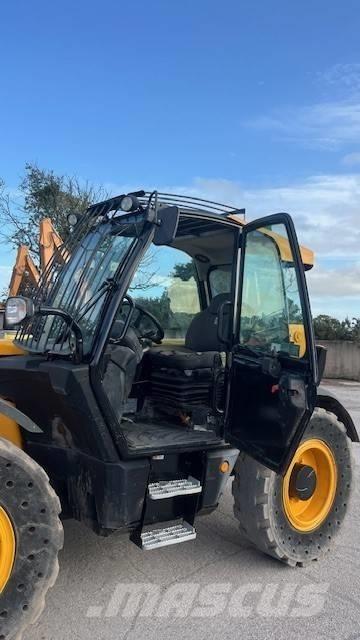 JCB 560-80 Телескопічні навантажувачі