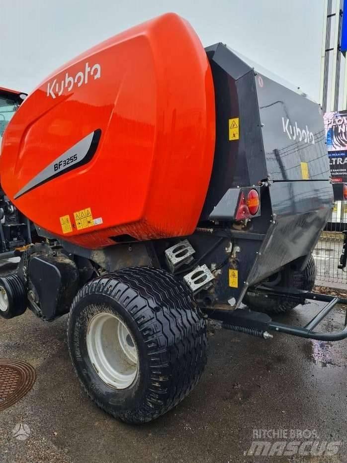 Kubota BF 3255 Рулонні прес-підбирачі