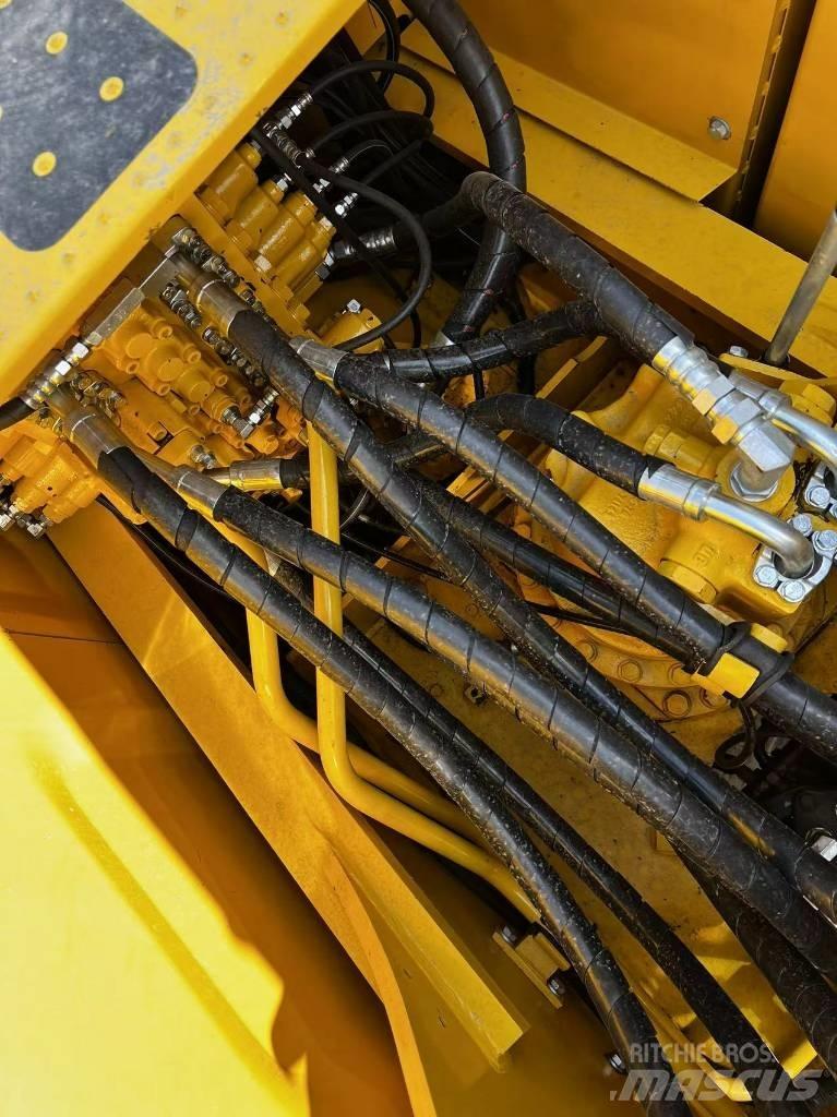 Komatsu PC 200-8N1 Гусеничні екскаватори