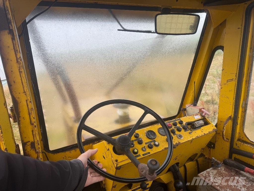 HSM 805 Трельовочні трактора