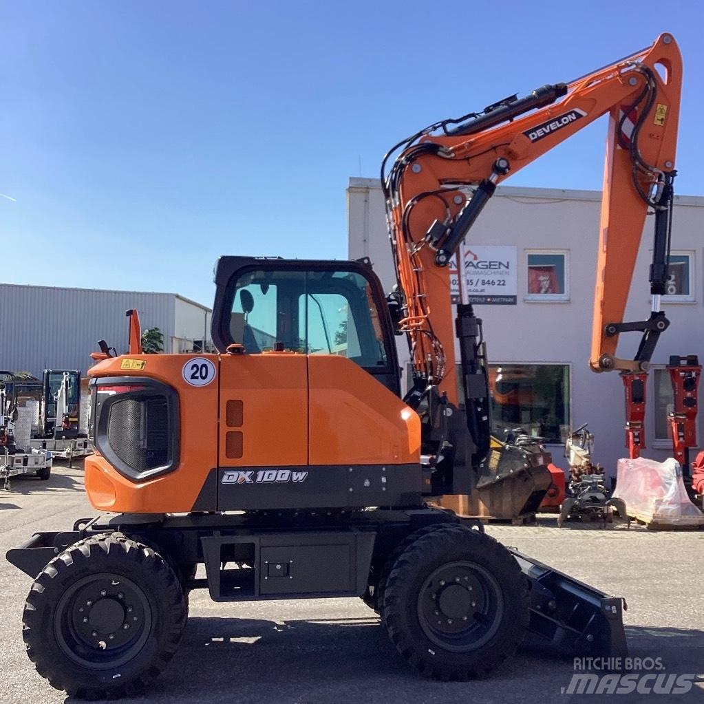 Develon DX100W-7 Колісні екскаватори