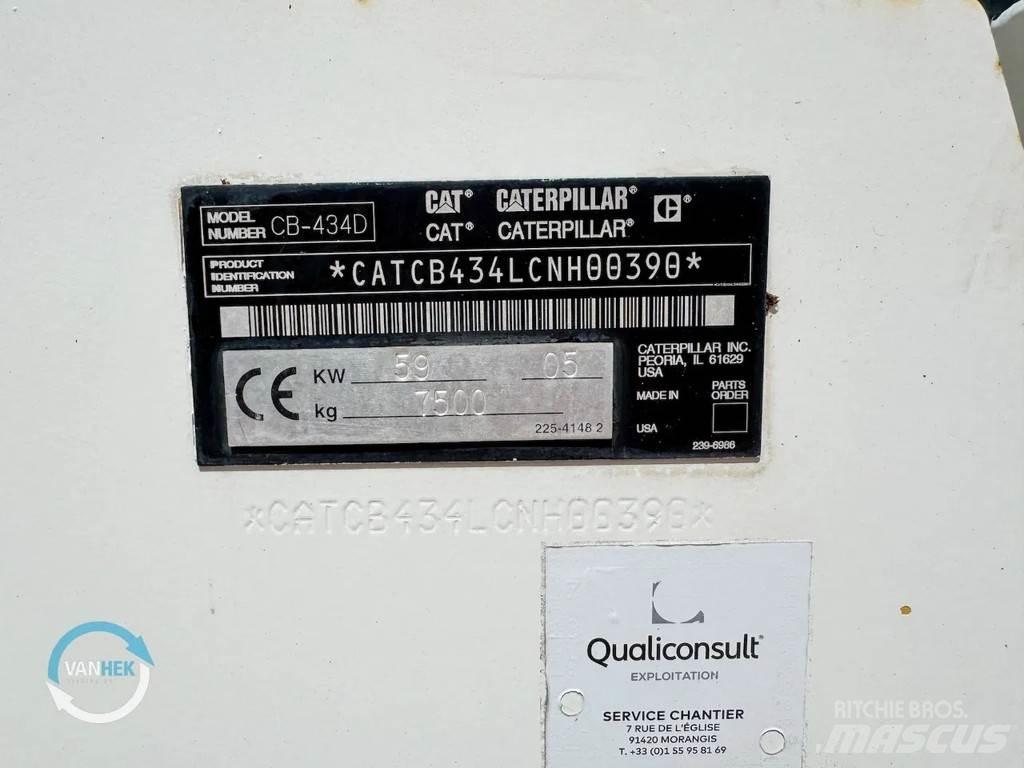 CAT CB434D Котки тротуарні