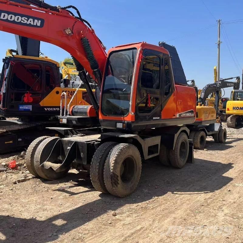 Doosan DX150W Колісні екскаватори