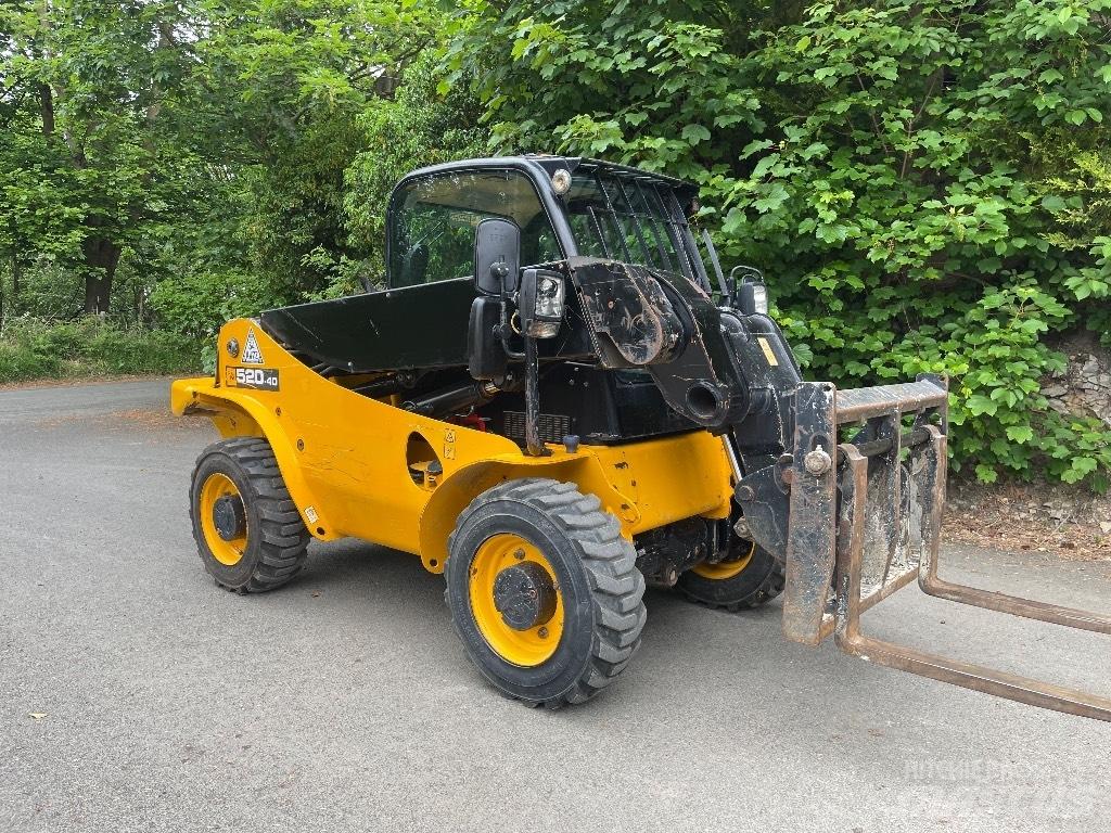 JCB 520-40 Телескопічні навантажувачі