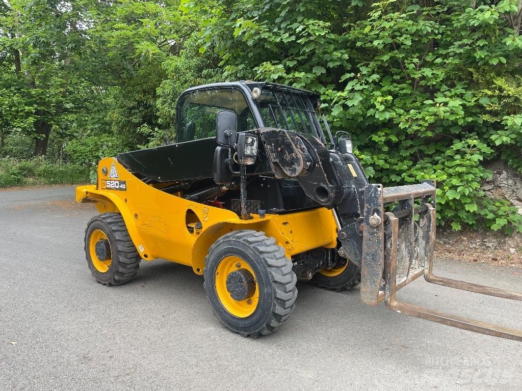 JCB 520-40 Телескопічні навантажувачі