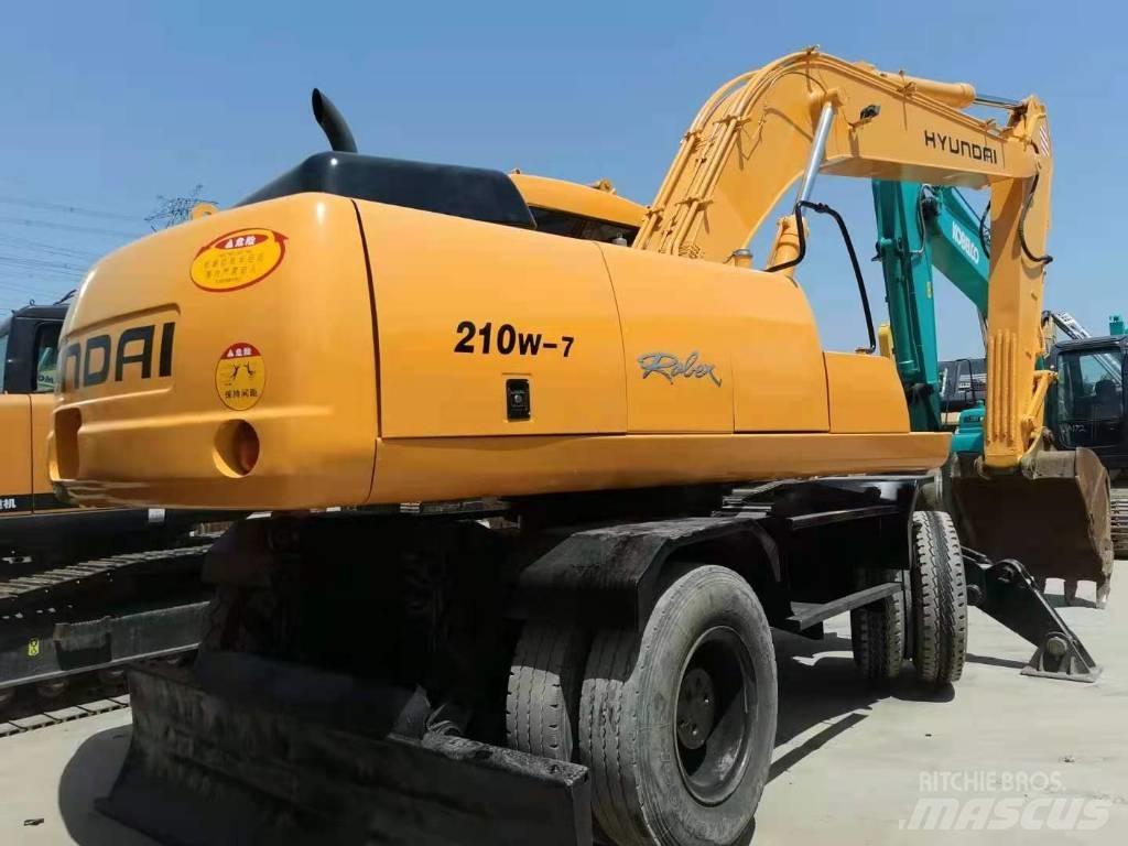 Hyundai R210W-7 Колісні екскаватори