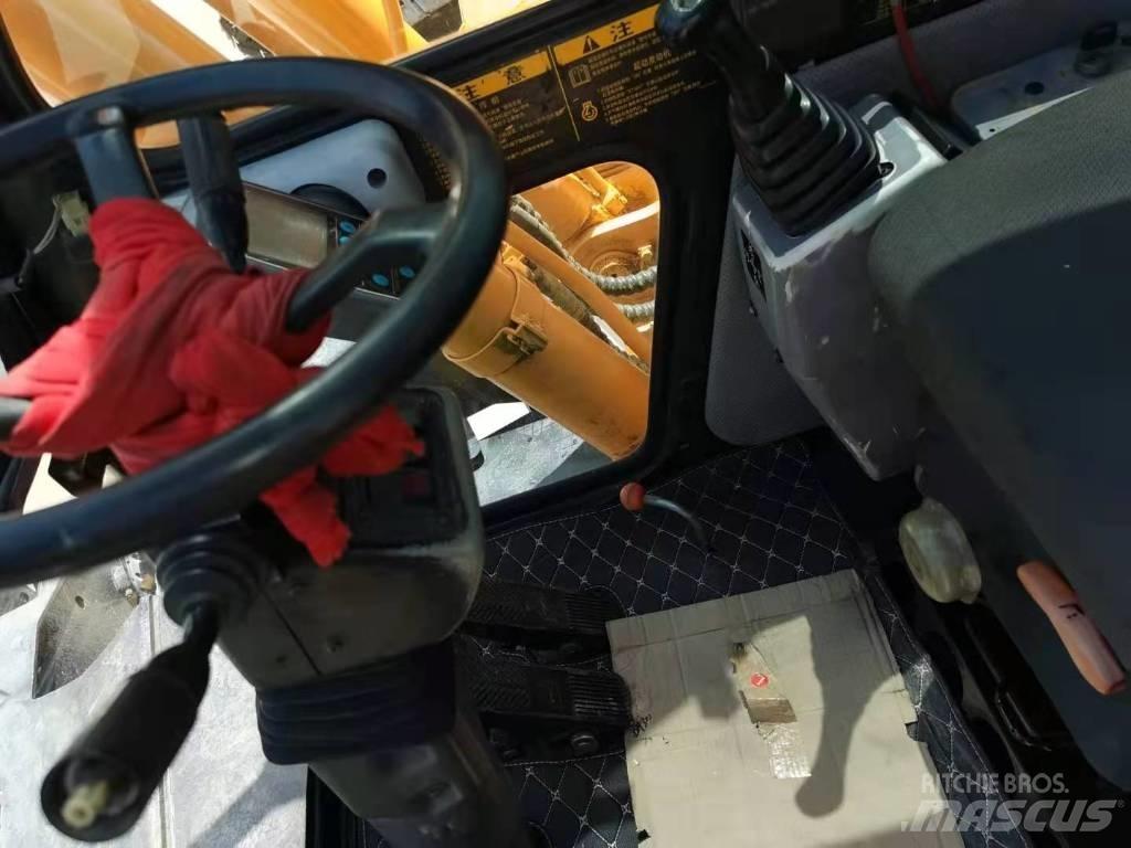 Hyundai R210W-7 Колісні екскаватори
