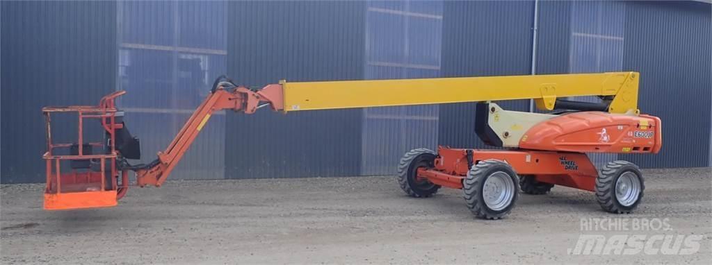 JLG E600JP Колінчаті підйомники