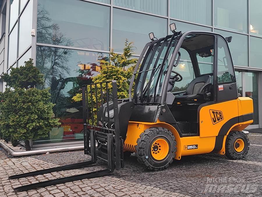 JCB TLT25D Дизельні навантажувачі