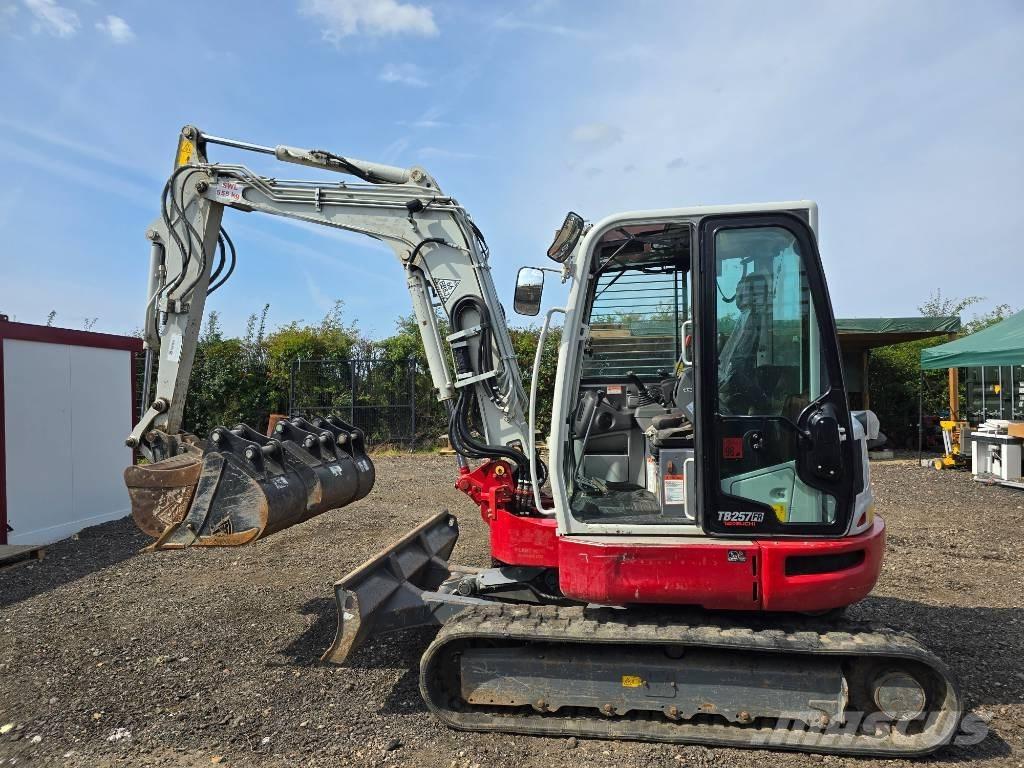 Takeuchi TB 257 FR Міні-екскаватори < 7т
