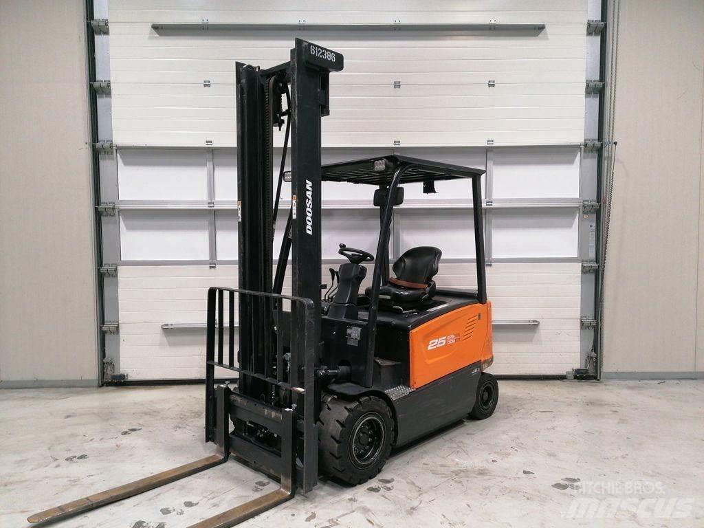 Doosan B25X-7 Електронавантажувачі