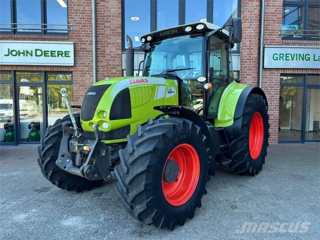 CLAAS Arion 640 Трактори