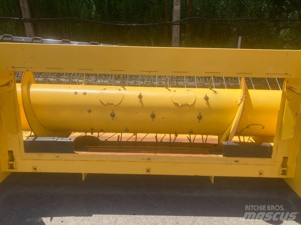 New Holland 790 CP Зернозбиральні комбайни