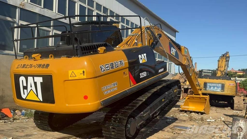 CAT 325 D L Гусеничні екскаватори