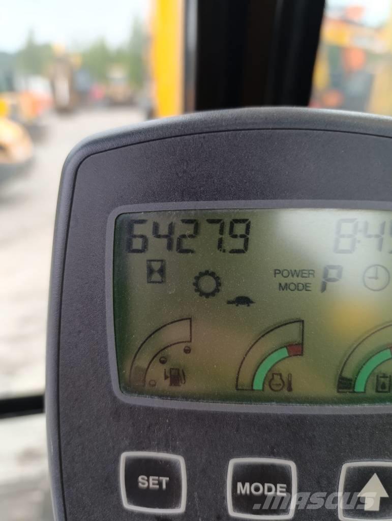 JCB JS 260 LC Гусеничні екскаватори