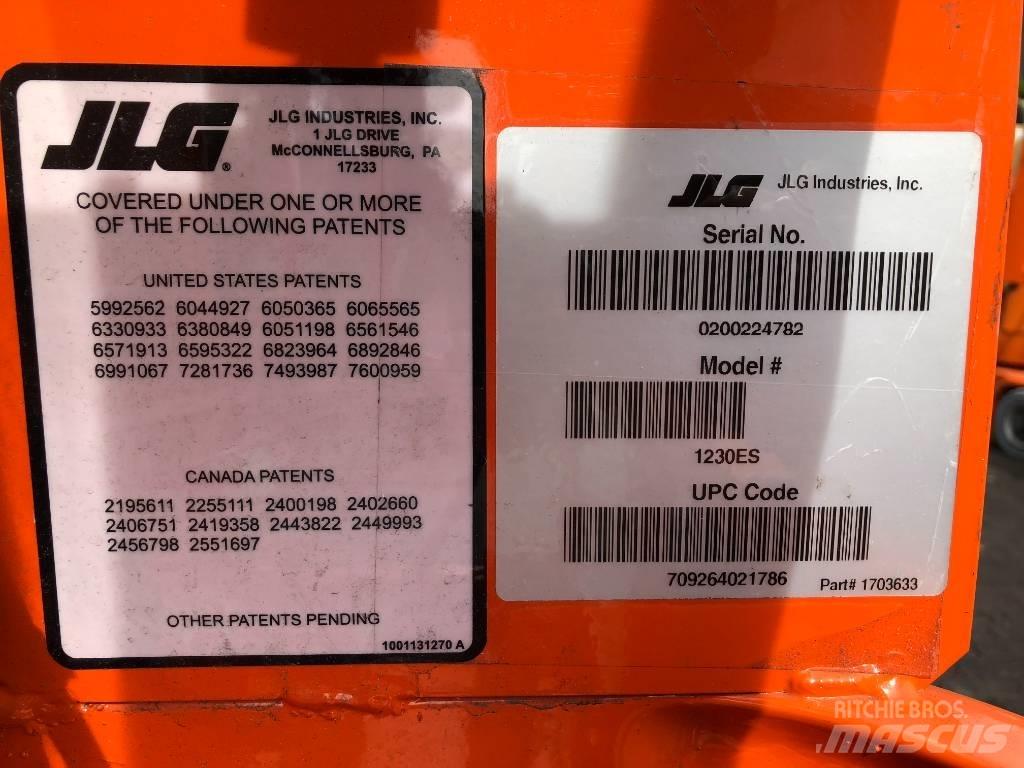 JLG 1230ES      V-3373 Вертикальні щоглові підйомники