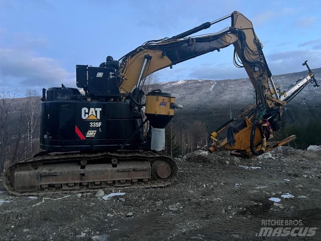 CAT 335 F L CR Свердлильні установки