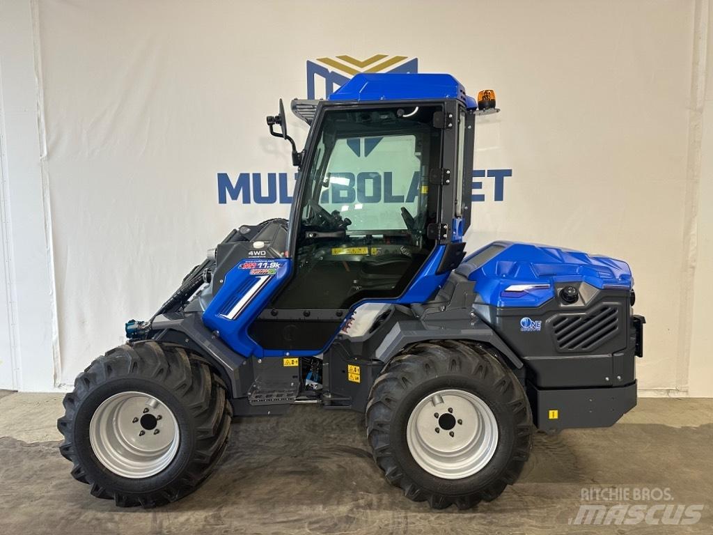 MultiOne 11.9 K Багатофункціональне обладнання для вантажних і землекопальних робіт