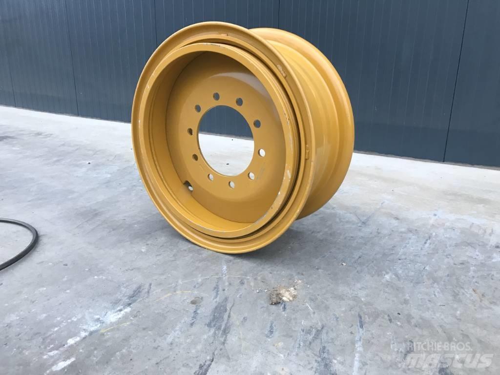 CAT 140H Rims Шини