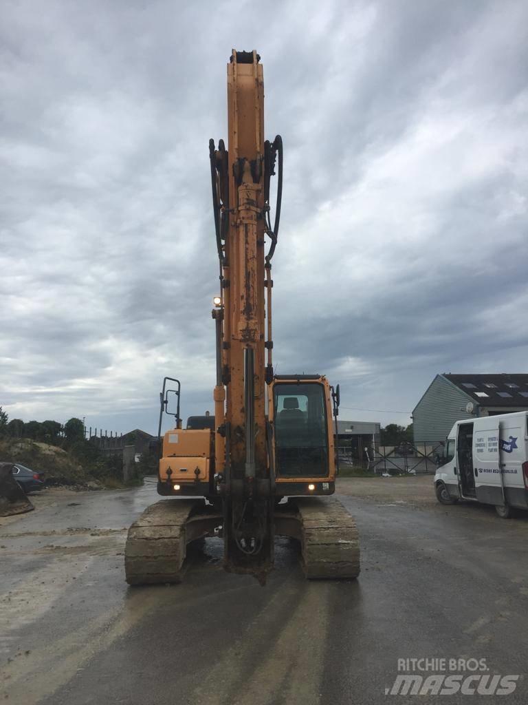 Hyundai Robex 220 LC Гусеничні екскаватори