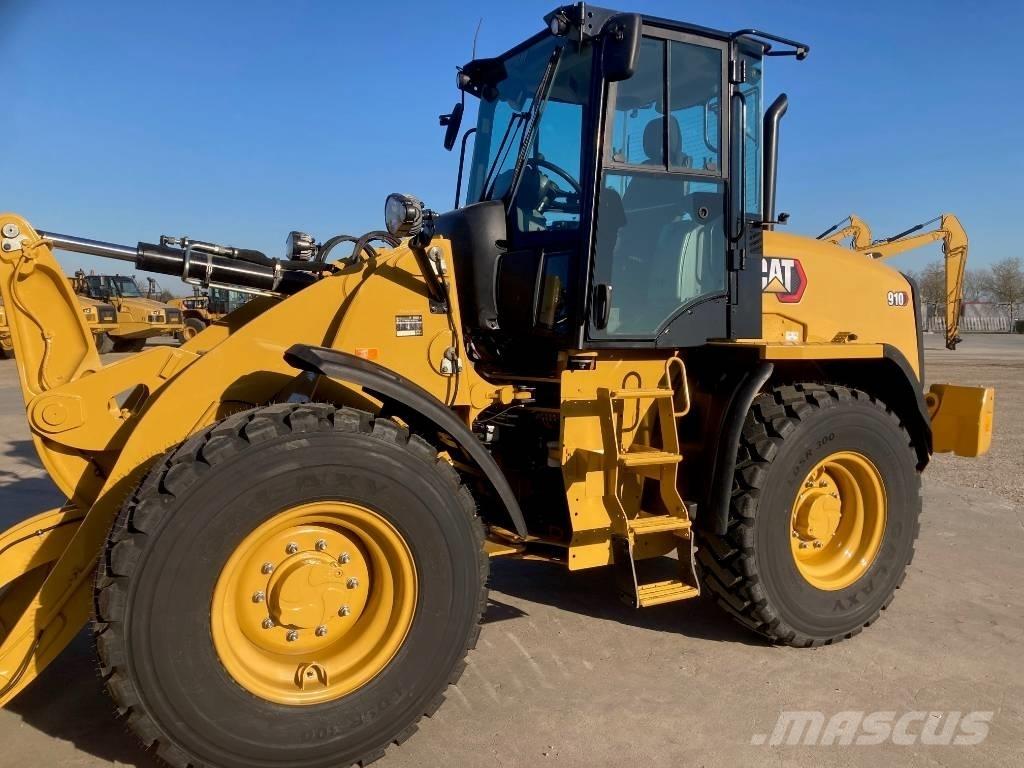 CAT 910 Фронтальні навантажувачі