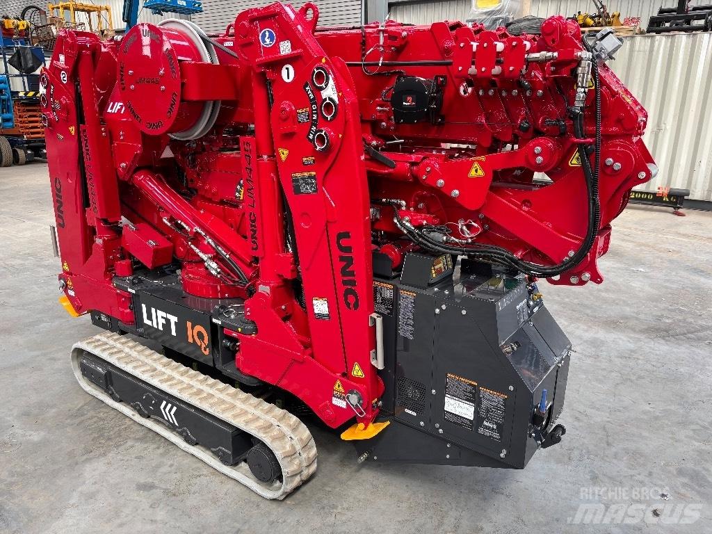 Unic UM 445 автокрани