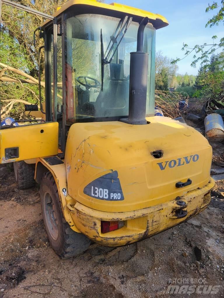 Volvo L 30 B Фронтальні навантажувачі