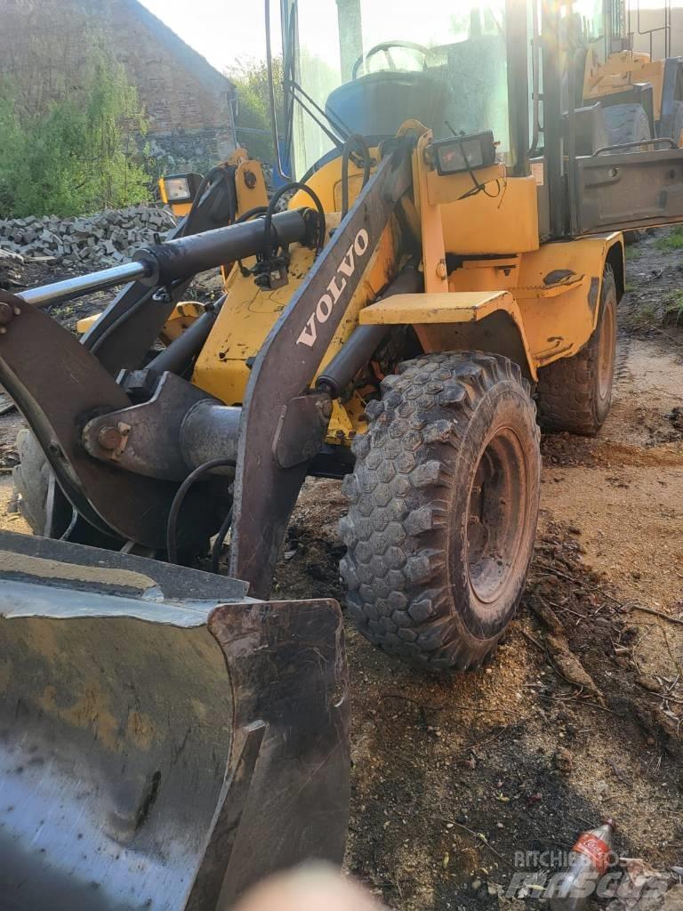 Volvo L 30 B Фронтальні навантажувачі