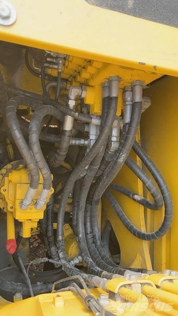 Komatsu PC 130-8 Гусеничні екскаватори