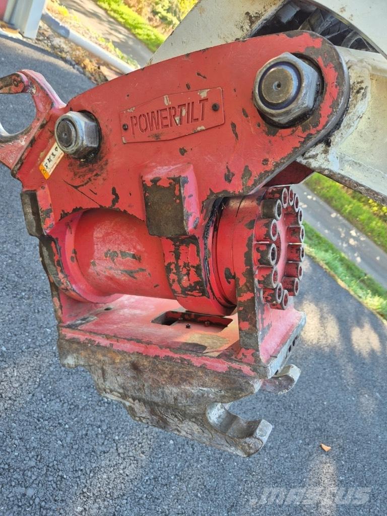 Takeuchi TB 295 W Колісні екскаватори