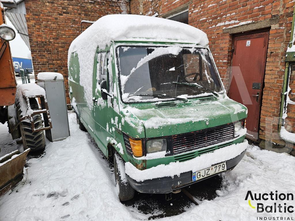 Mercedes-Benz 207D Панельні фургони