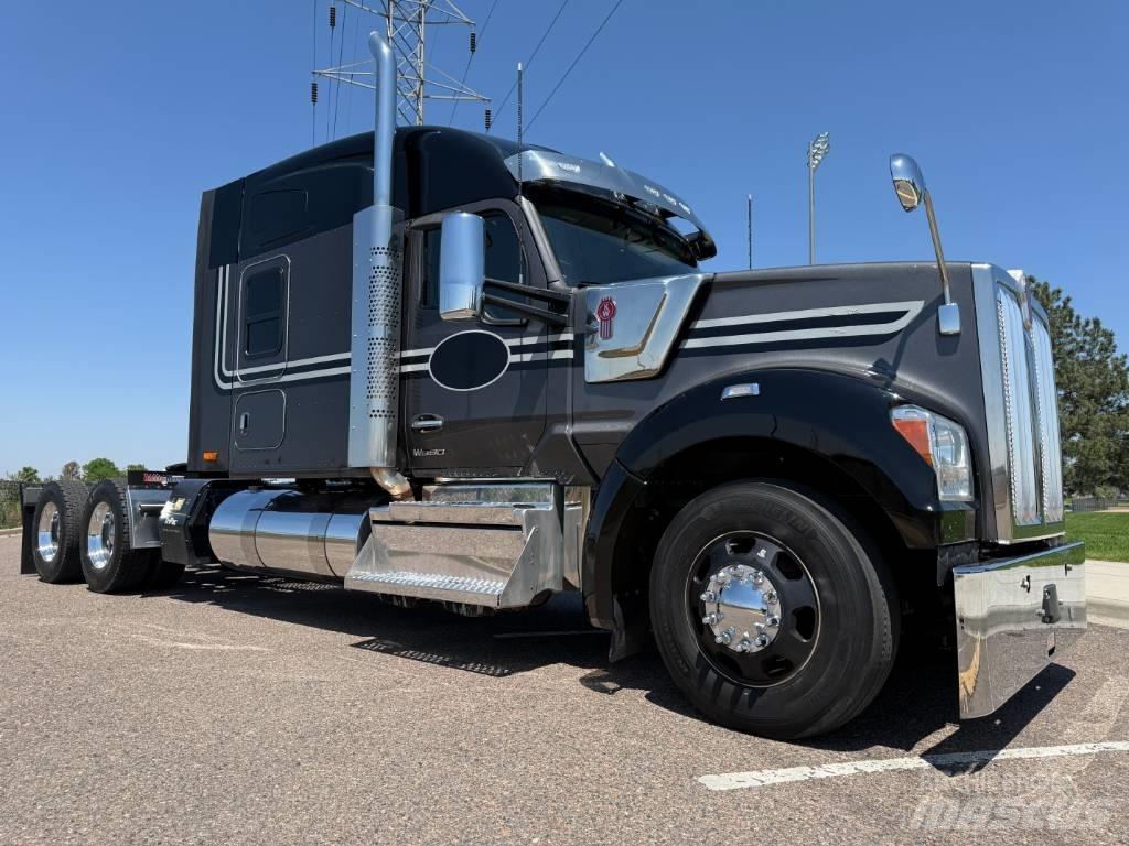 Kenworth W 990 Тягачі