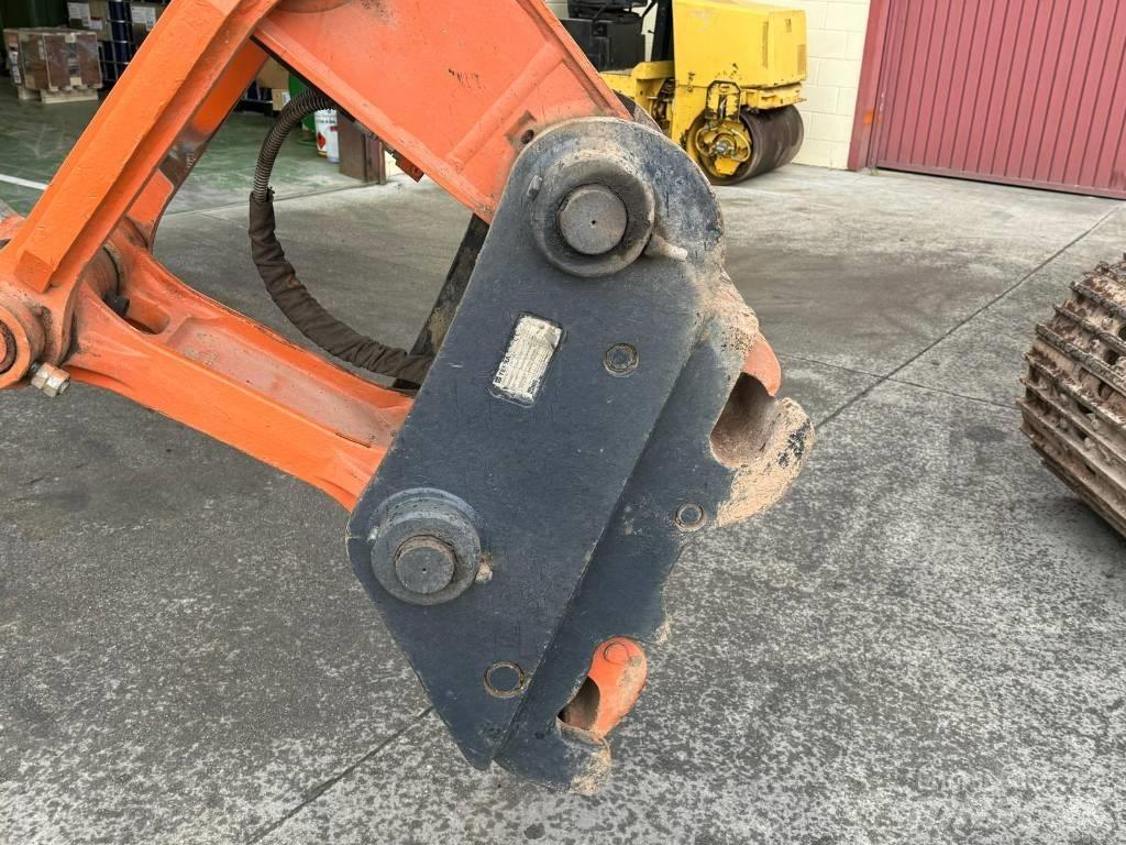 Hitachi ZX 210 LC-6 Гусеничні екскаватори
