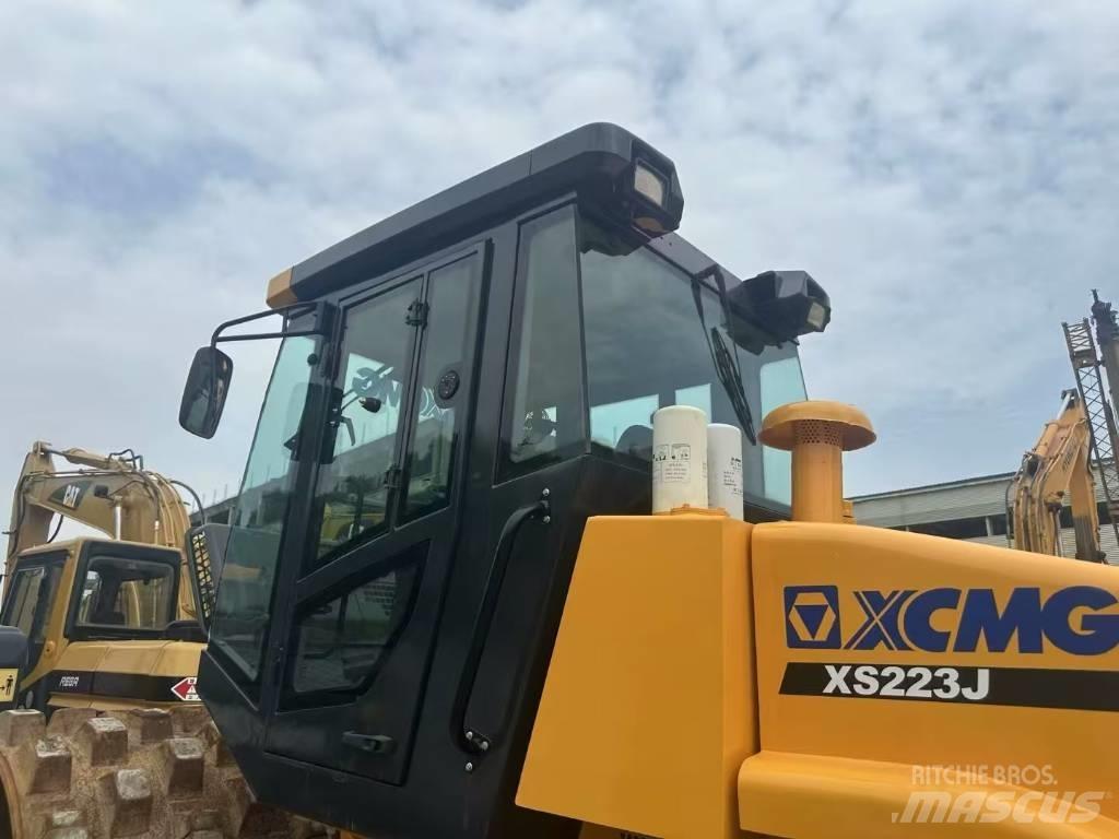 XCMG XS 223 J Грунтові котки